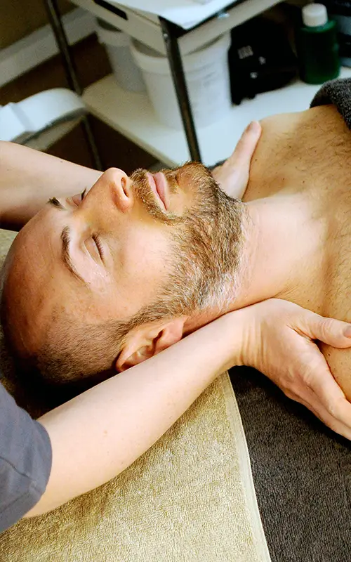 massage on man's neck